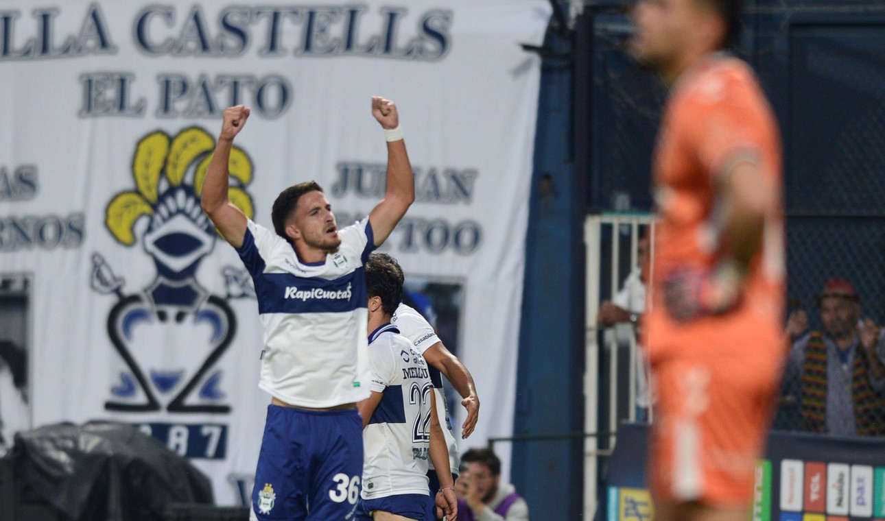 Gimnasia cerró el Torneo Apertura con un triunfo agónico en el Bosque