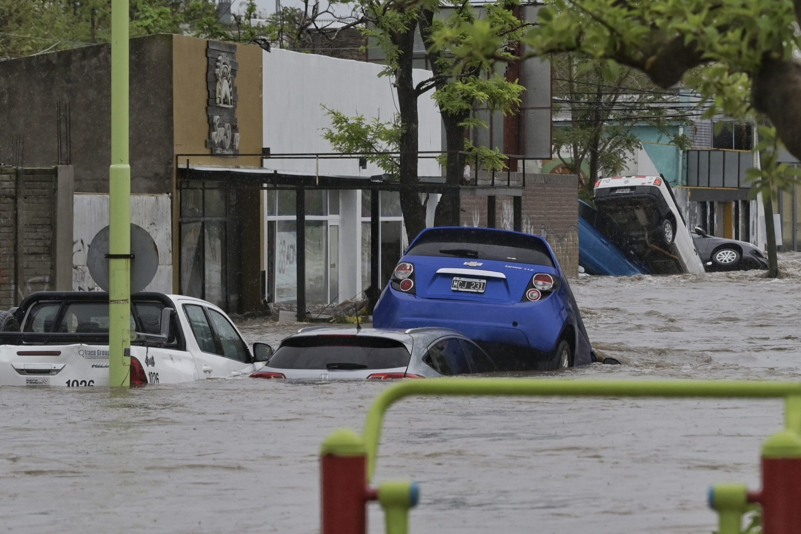Milei vetó en su totalidad la Ley de Emergencia por las inundaciones en Bahía Blanca