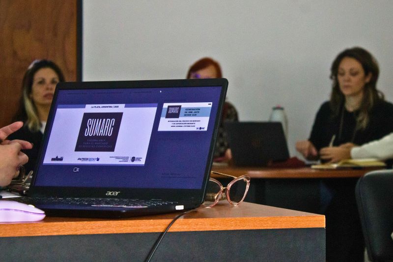 La UNLP avanza en la autonomía editorial: más de 50 personas se capacitaron en el nuevo sistema
