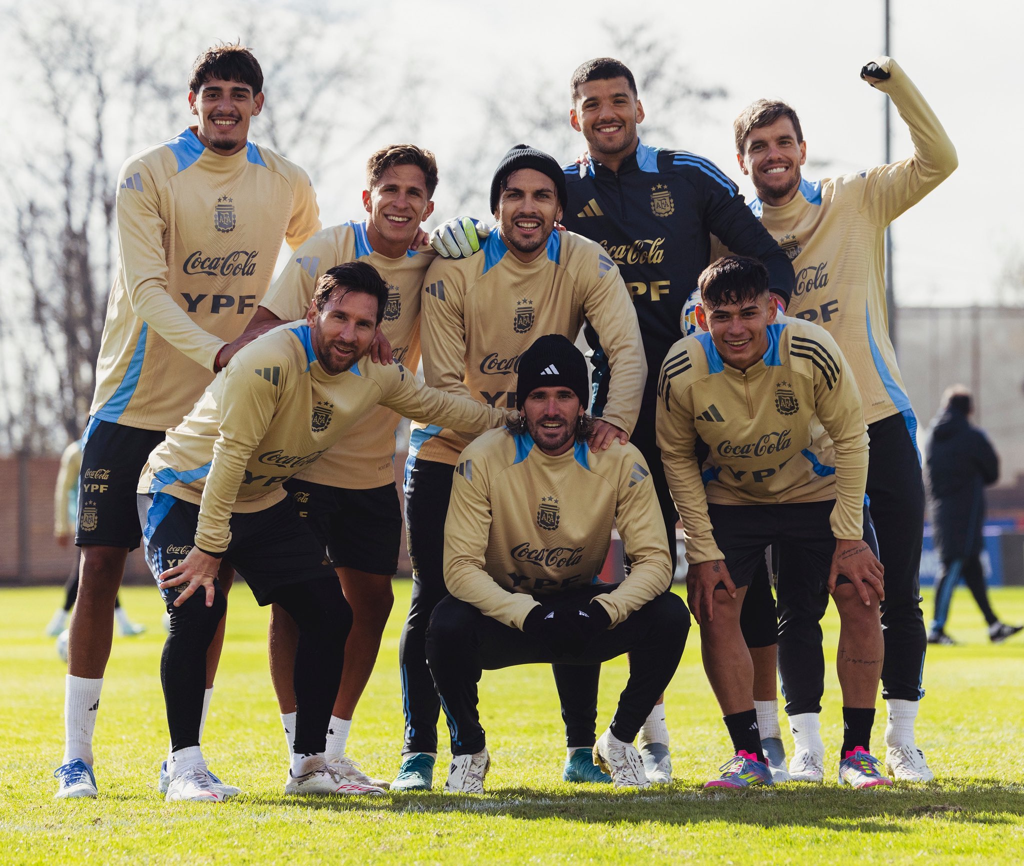 Con Messi desde el arranque, la Selección argentina enfrenta a Colombia en el Monumental