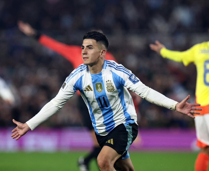 Argentina empató con Colombia en el Monumental: Almada salvó la noche con un golazo