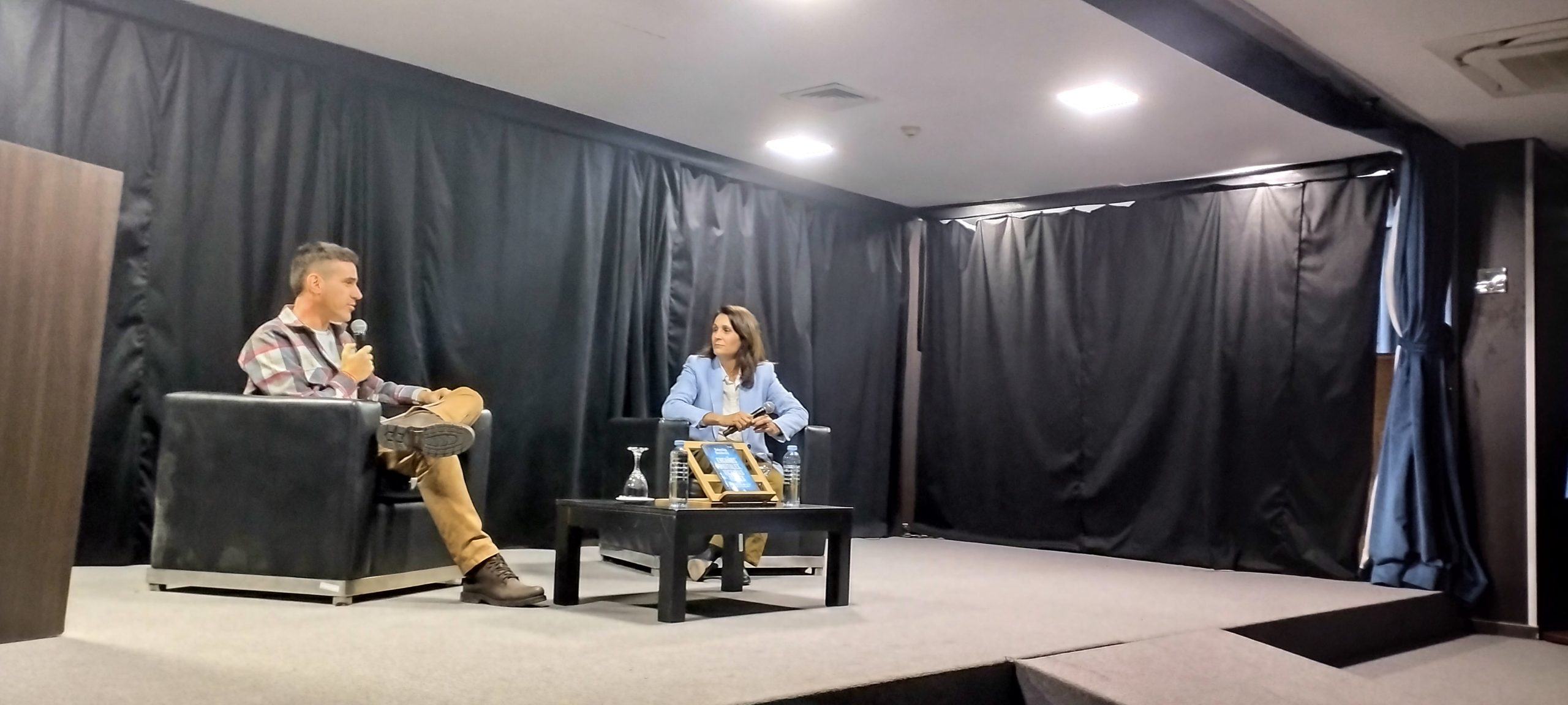 Presentaron en La Plata el libro “Engaños digitales, víctimas reales” y entregaron un reconocimiento legislativo