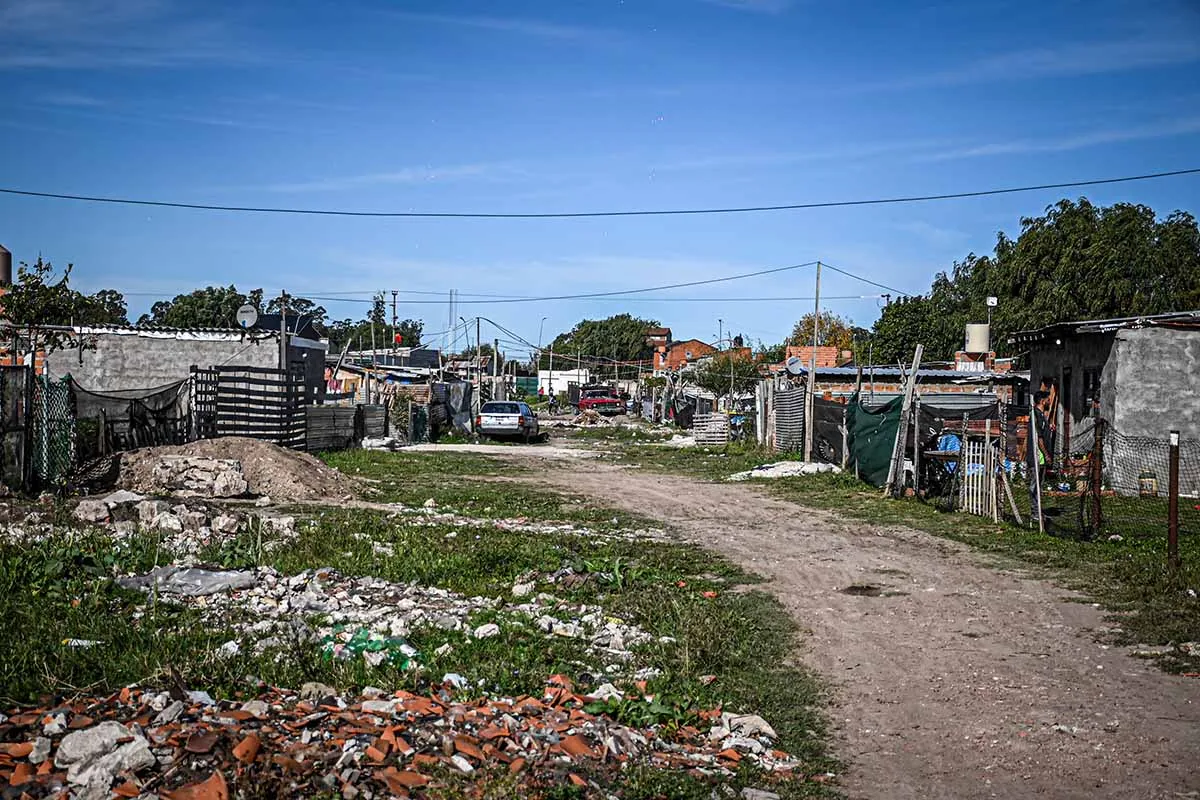 Deserción escolar, incertidumbre y ganas de aprender: el presente de los jóvenes en los barrios vulnerables de La Plata