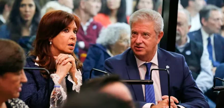 El abogado de Cristina pidió que la ex presidenta cumpla la condena en prisión domiciliaria