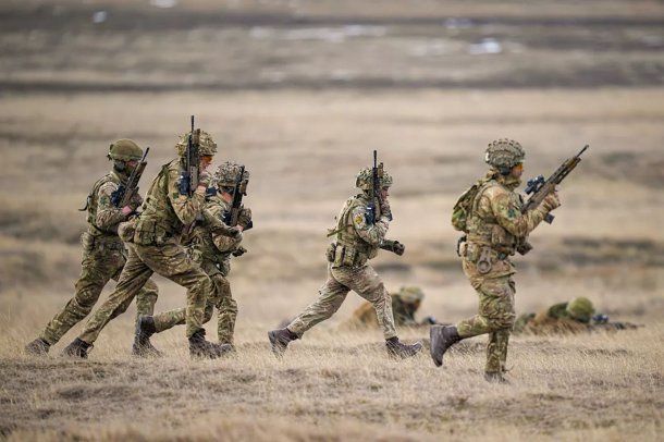 La OTAN busca subir su gasto en Defensa: a cuánto lo ascendería