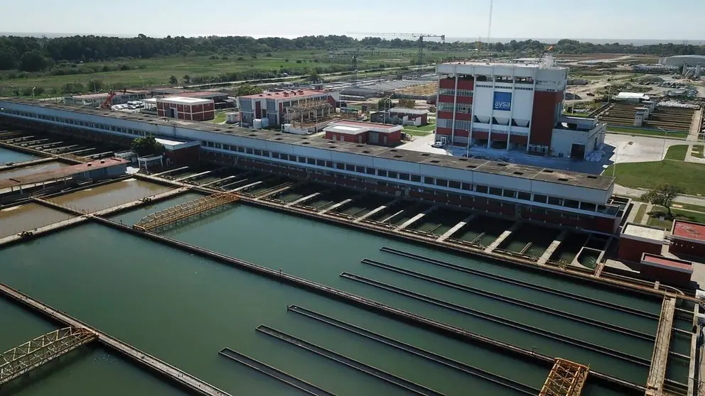 El Gobierno avanza con la privatización de AySA: autorizó la venta de acciones