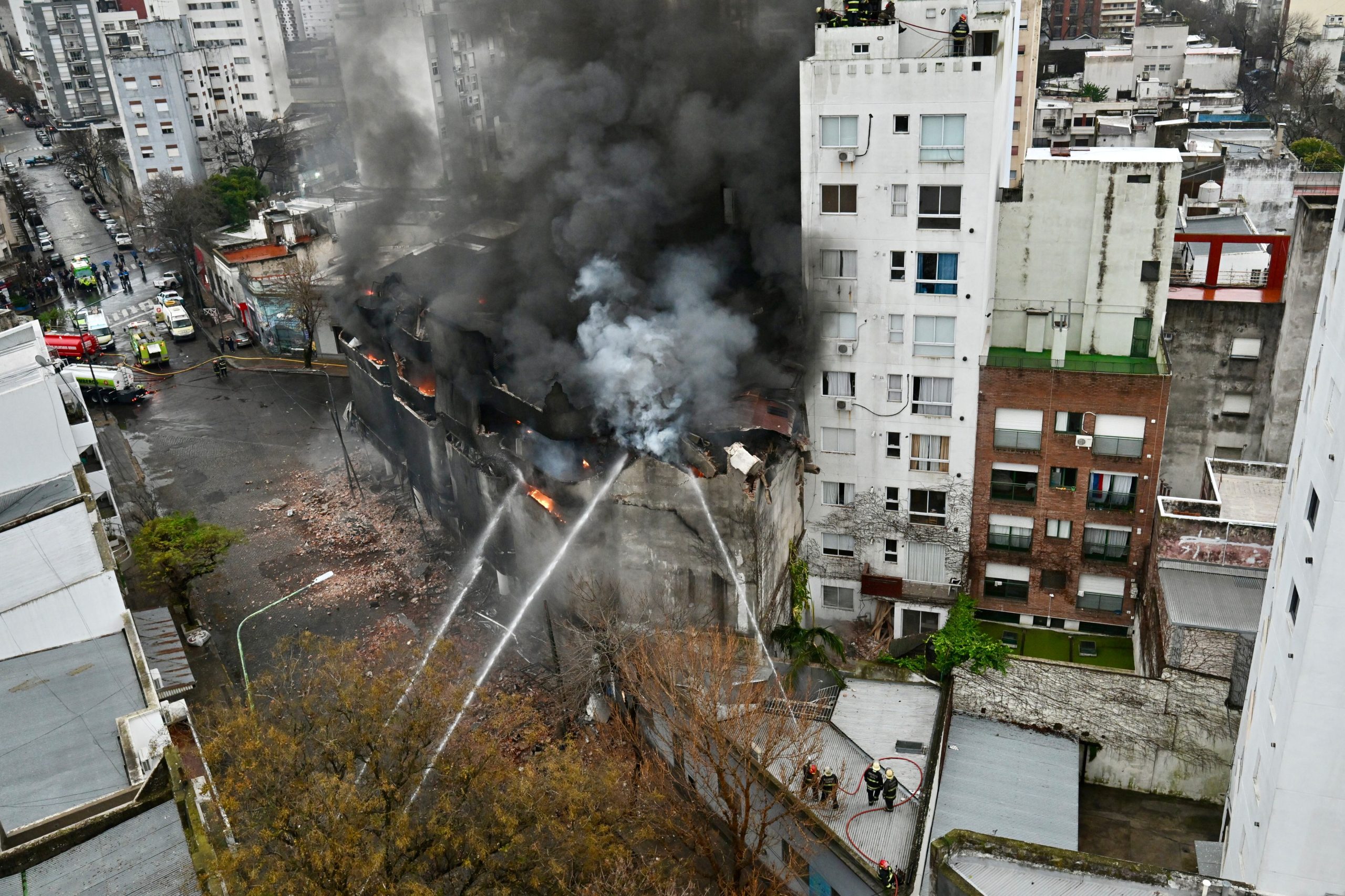 Demolición inminente: cómo se realizarán los trabajos en el depósito incendiado en el centro