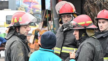 Evalúan demoler por completo el depósito incendiado en diagonal 77 y 48