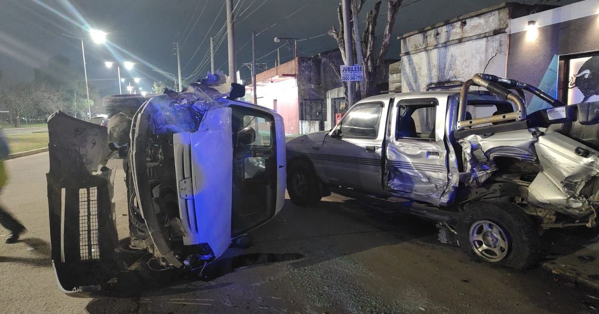 Impactante choque en Berisso: volcó su vehículo y dio positivo en el test de alcoholemia