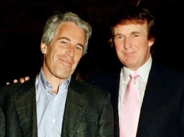 Trump figura en una lista de colaboradores de Epstein