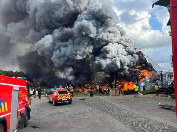 Video: se incendió el escenario principal del festival Tomorrowland