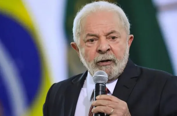 Lula da Silva va por la reelección: "Esos lunáticos no volverán"