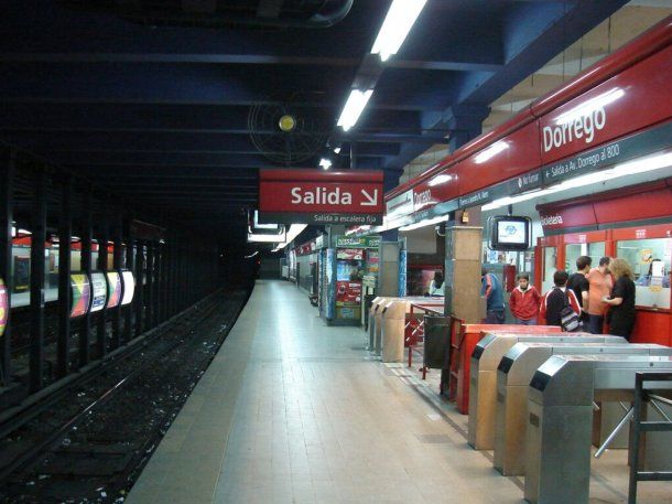 Los trabajadores del subte levantan molinetes en apoyo al Hospital Garrahan