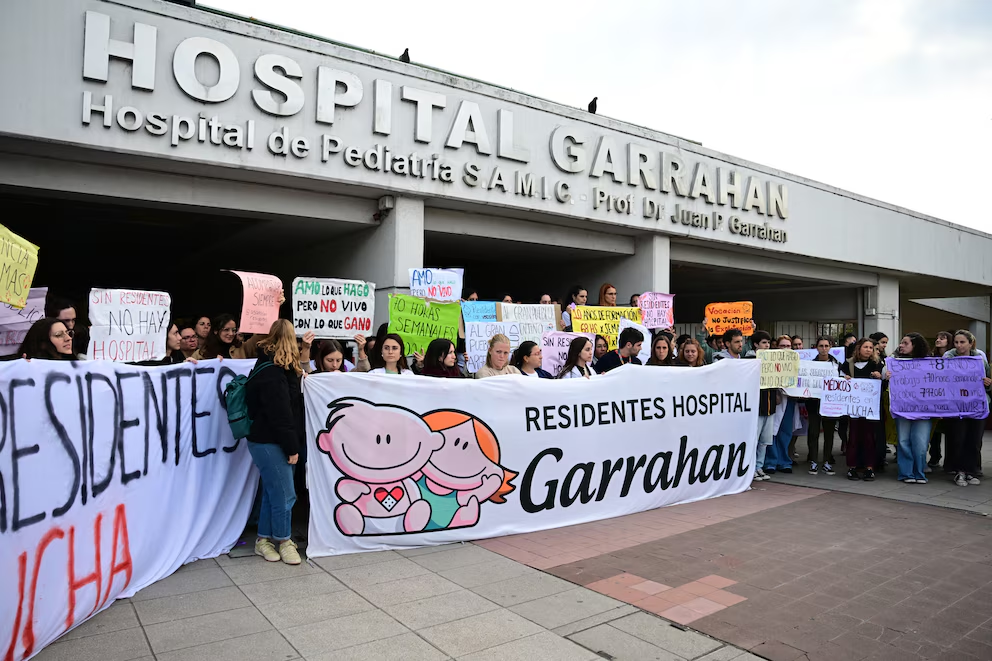 Médicos del Garrahan vuelven a parar en reclamo salarial y en defensa de la salud