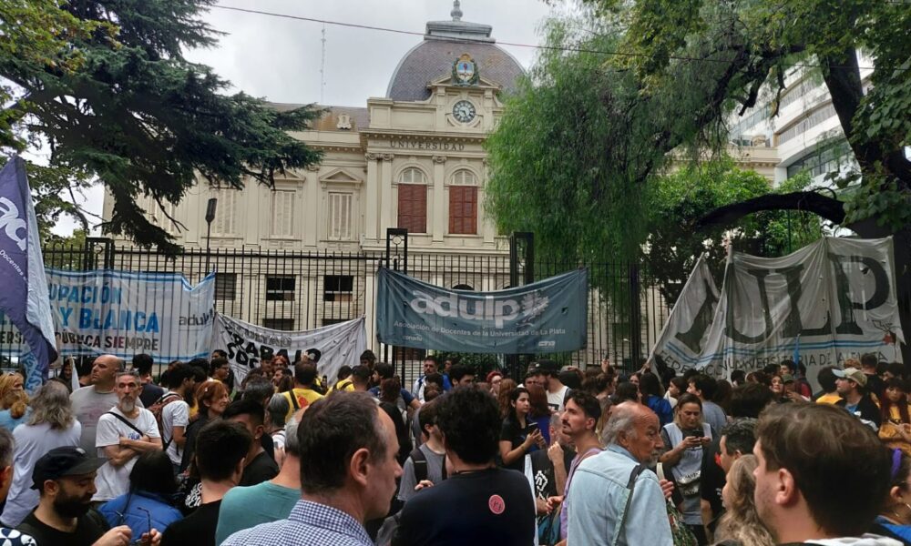 Docentes y nodocentes definen cómo será el paro universitario en La Plata