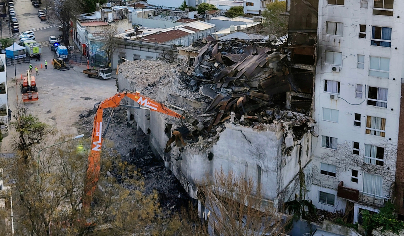 Incendio en La Plata: por qué está detenida la demolición y cuándo se reanudaría