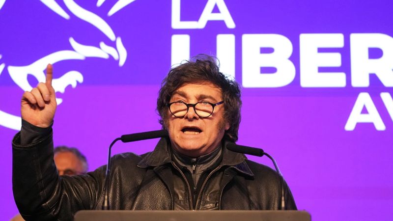 Con la mira en octubre: Milei convoca a su Gabinete tras la dura derrota en la Provincia