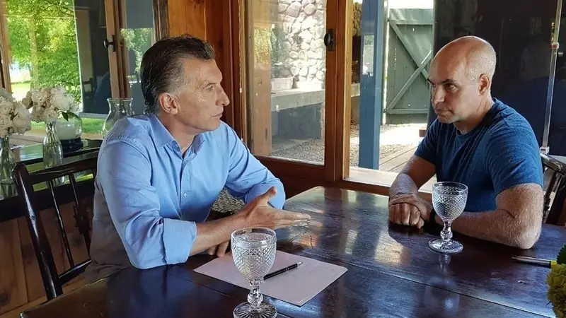 Macri y Larreta se cruzaron en un café, mientras Milei no encuentra salida a la crisis