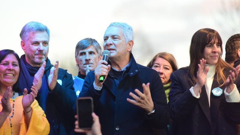 Alak ya celebra la victoria del peronismo en La Plata