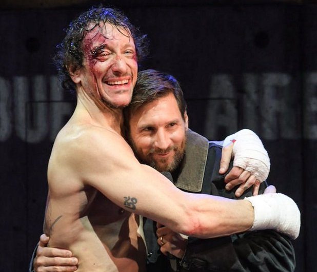 Messi sorprendió en la Calle Corrientes: fue a ver Rocky y subió al escenario con Nico Vázquez