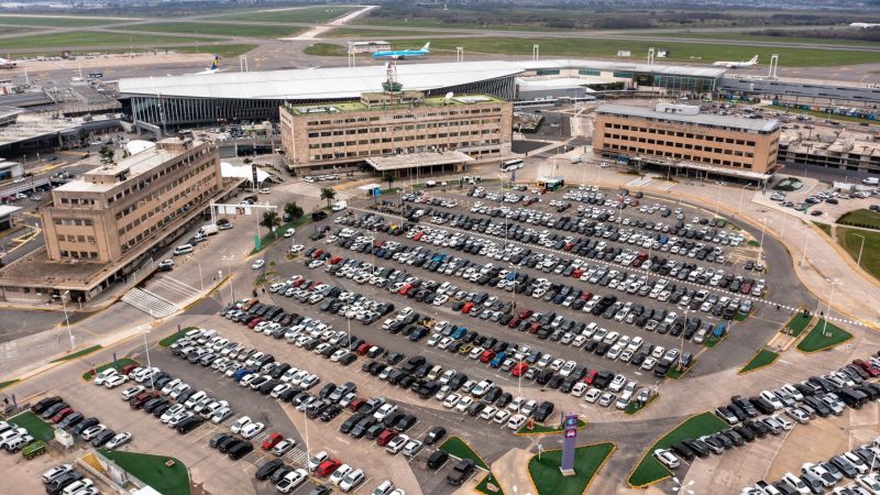 Expulsaron a 16 argentinos de Estados Unidos y ya están en Ezeiza