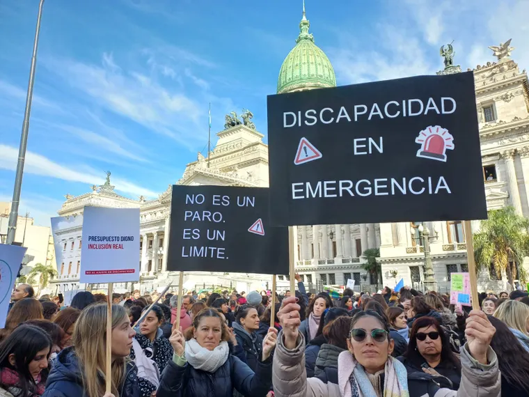 Nueva movilización al Congreso por la Ley de Emergencia en Discapacidad