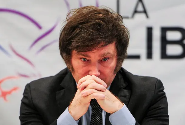 Javier Milei suspendió su caminata por el centro de Ushuaia ante el rechazo de los fueguinos