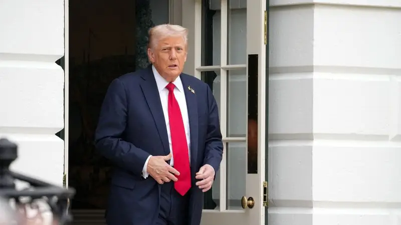 Estados Unidos entra en parálisis presupuestaria mientras Trump ofrece USD 20.000 millones a Milei