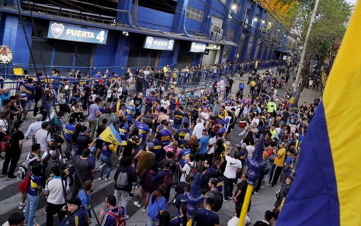 Despedida multitudinaria a Miguel Ángel Russo en la Bombonera: hoy será sólo para familiares