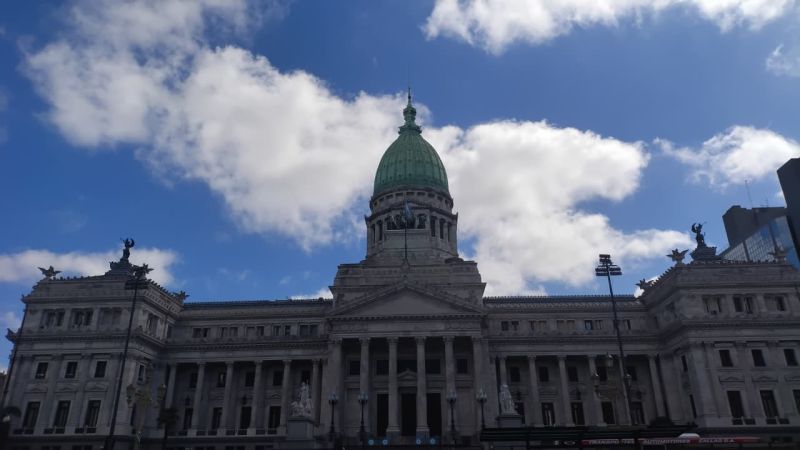 Diputados busca este miércoles debatir la modificación a la Ley de los DNU