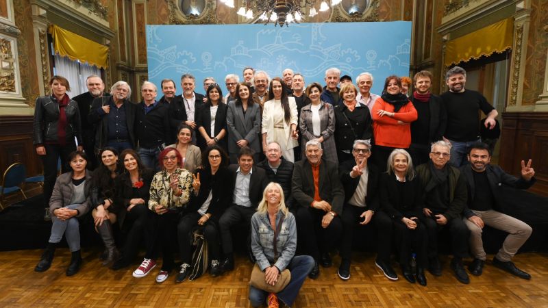 Kicillof se reunió con artistas y referentes de la cultura en la Casa de Gobierno