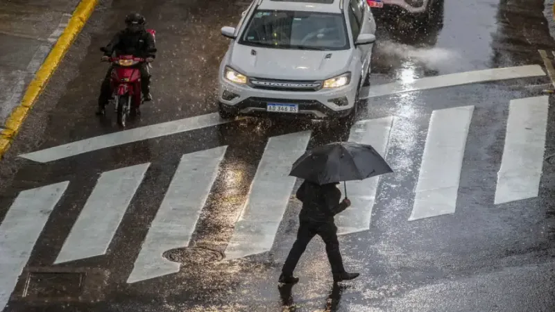 Lluvias en el AMBA y alerta por tormentas en el norte del país