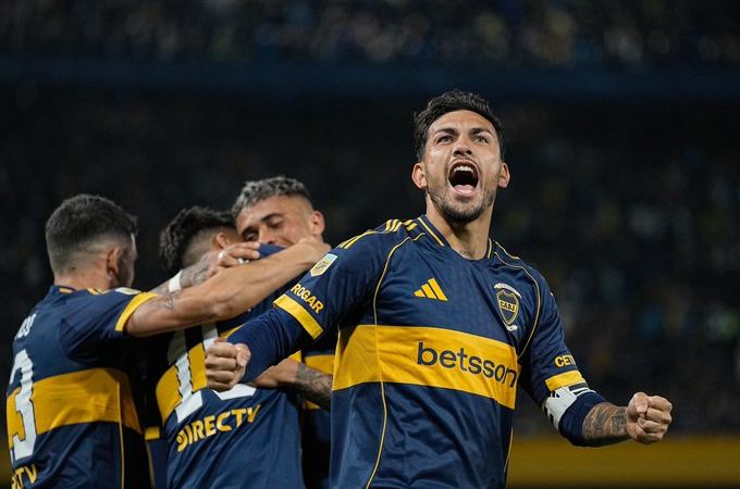 Boca venció a Tigre en La Bombonera y se metió primero en su zona