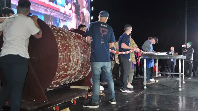 Tandil volvió a batir el récord mundial del salame más largo del mundo