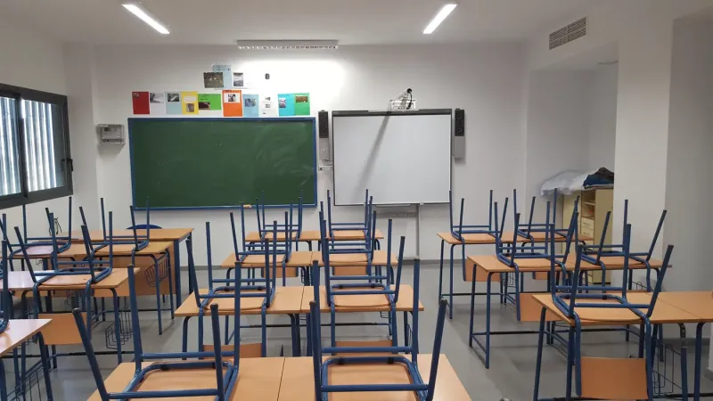 Escuelas sin clases en La Plata: asueto, feriados y movilización docente hasta el martes 25