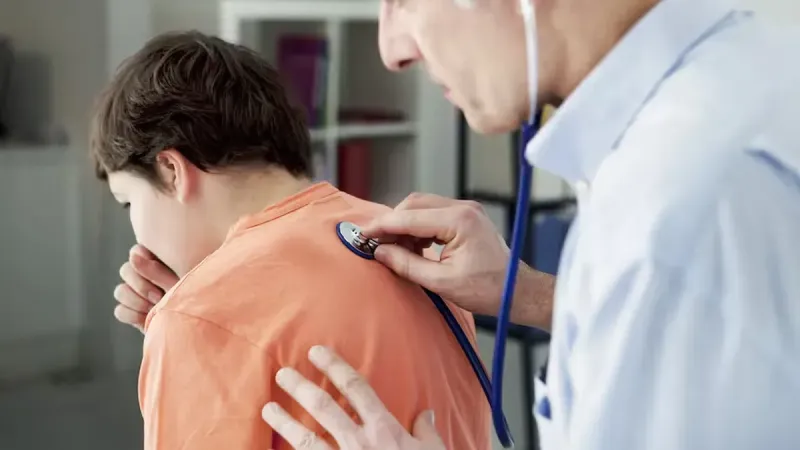 Aumentan los casos de tos convulsa en la Provincia y alertan por la baja vacunación