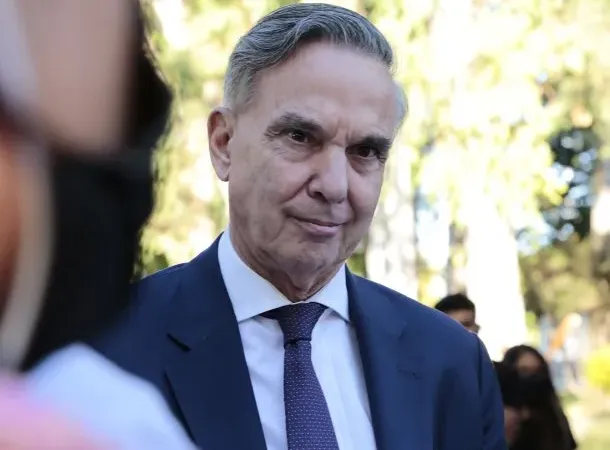Miguel Ángel Pichetto reclamó regular a las plataformas y Marcos Galperín le respondió: "No estoy preocupado"
