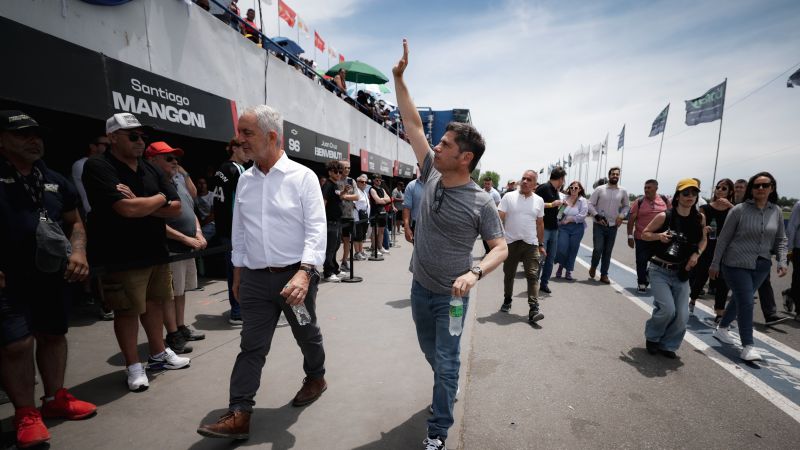Kicillof asistió al Gran Premio Coronación del Turismo Carretera en La Plata
