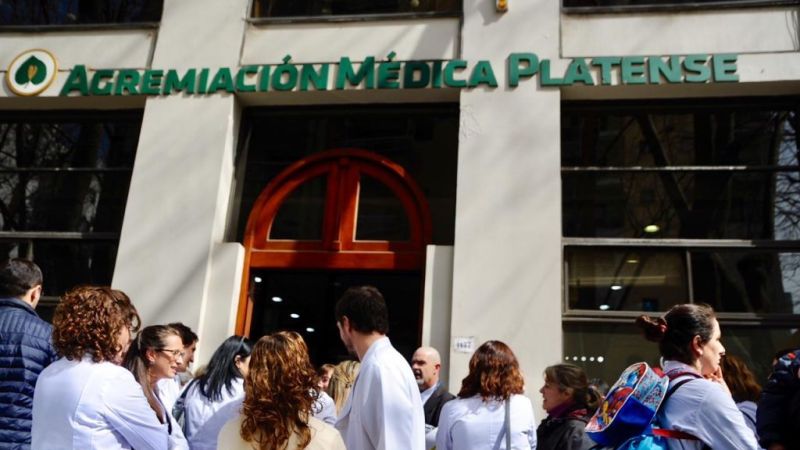 La Agremiación Médica Platense anunció un corte de servicios al IOMA por falta de pago