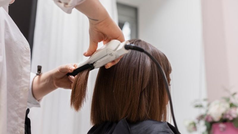 ANMAT prohíbe venta de productos para alisado de cabello por riesgos a la salud