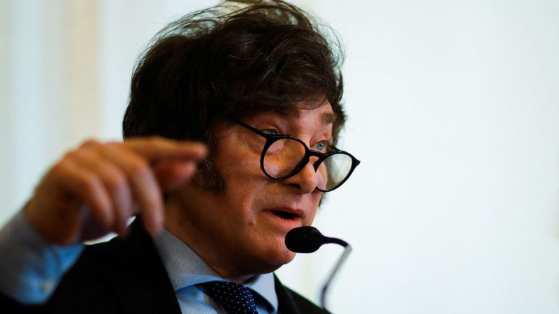 El presidente bancó al Lobo