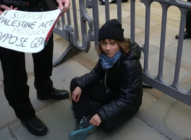 Detuvieron en Londres a Greta Thunberg por una protesta en apoyo a activistas pro Palestina