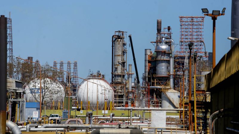 El Consejo Consultivo puso en valor la refinería de YPF La Plata a 100 años de su inauguración