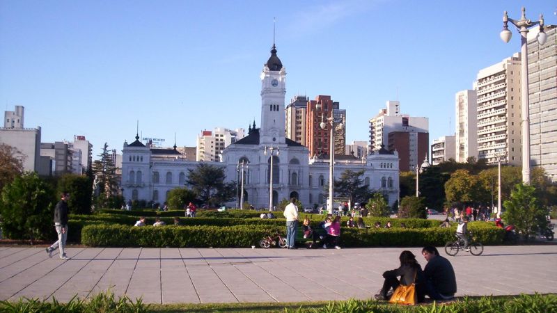 Reordenamiento político en La Plata: así se mueve el tablero al inicio de 2026