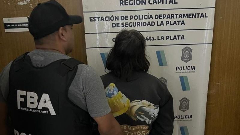 Allanamientos en La Plata y Berisso por el robo de una moto: dos imputados