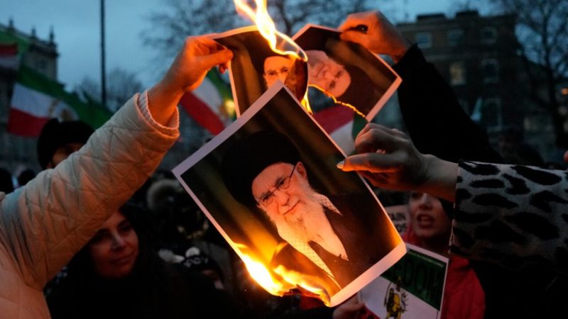 Sigue la represión en Irán: al menos 2.000 muertos y más de 16.000 detenidos