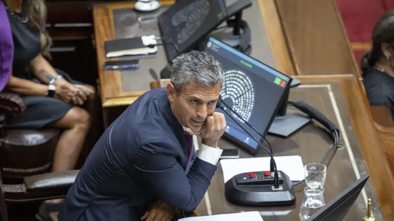 Martín Menem descartó ayuda por el cierre de Fate: "La empresa tiene que competir"