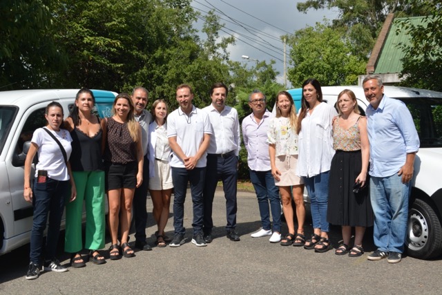 Kreplak entregó dos vehículos para fortalecer el abordaje en Salud Mental