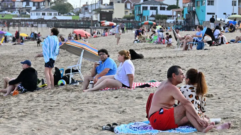 Más turistas, pero con bolsillo ajustado: así fue el récord del finde largo