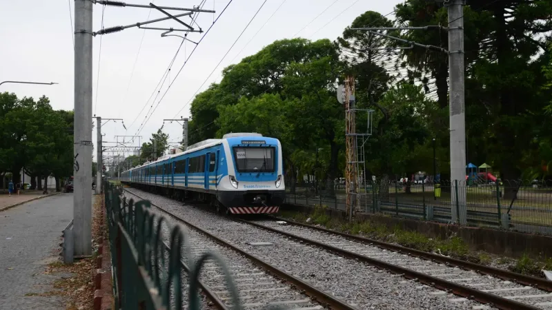 El Tren Roca retoma el servicio completo entre La Plata y Constitución